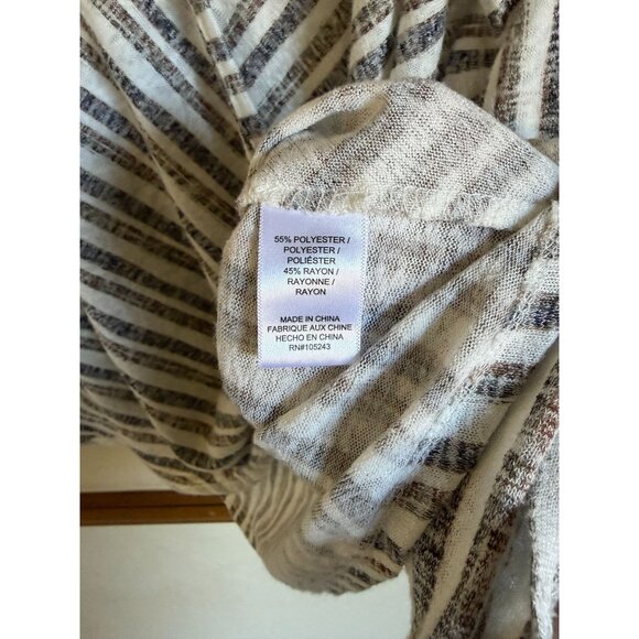 Bobeau 2X Striped Tie Front Faux Wrap Sleeveless Top - Picture 7 of 9